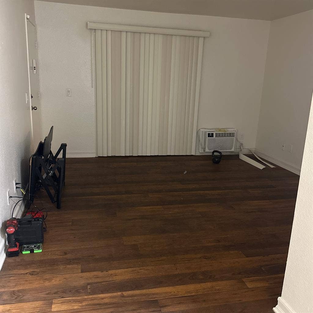 Private room, own bathroom,