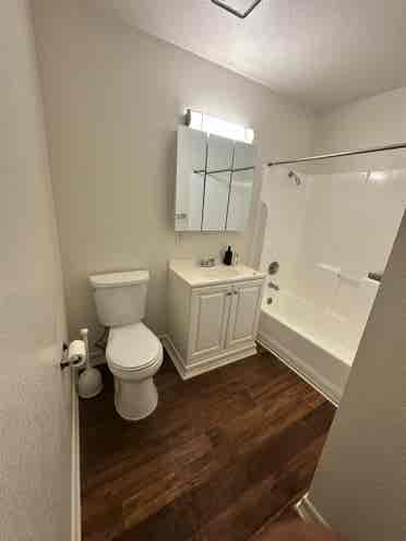 Private room, own bathroom,