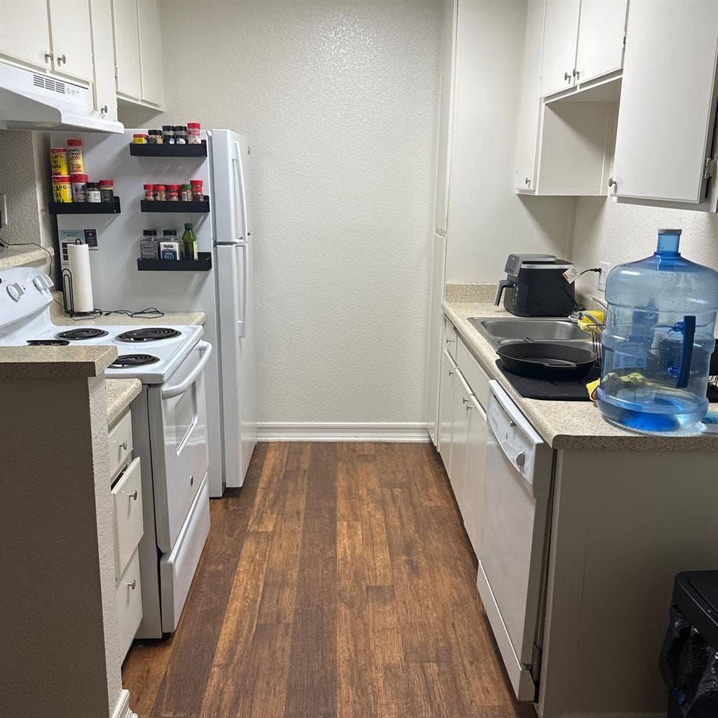 Private room, own bathroom,