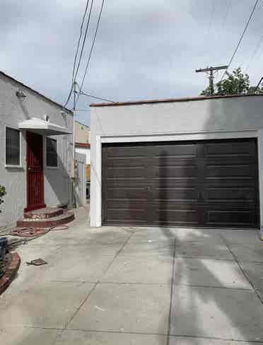 Room available in Mid City LA
