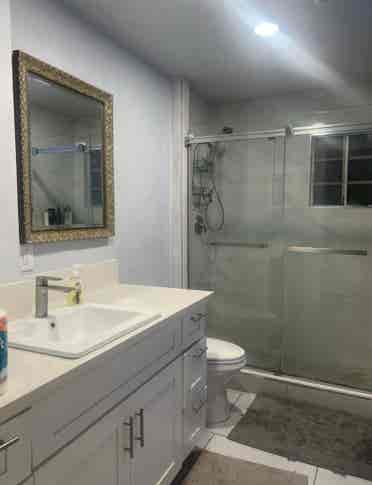 Room available in Mid City LA