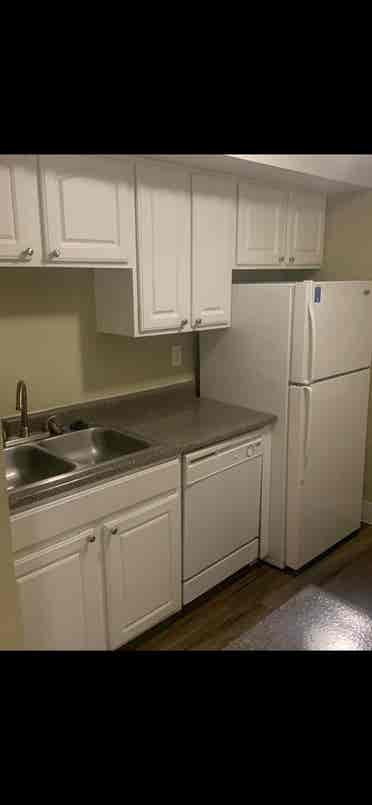 Someone to take over lease!!