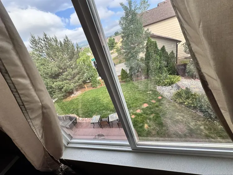 Quiet North Gate home with a View!