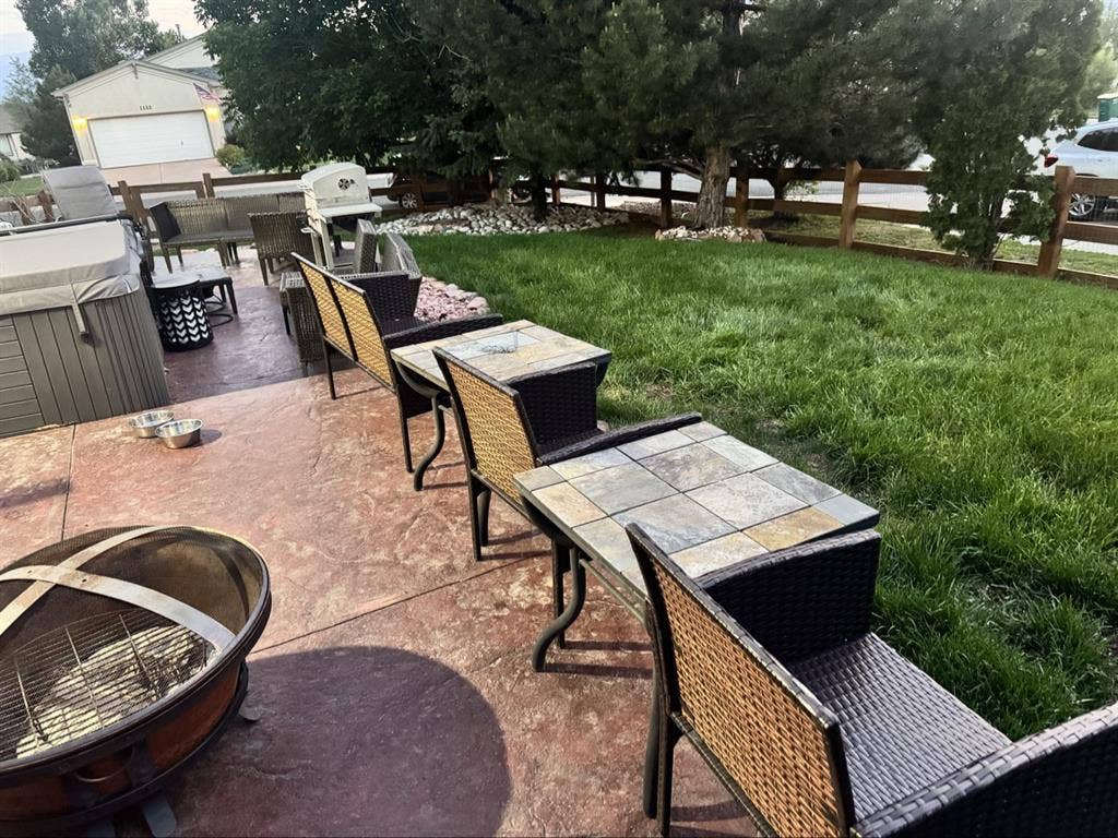 Quiet North Gate home with a View!