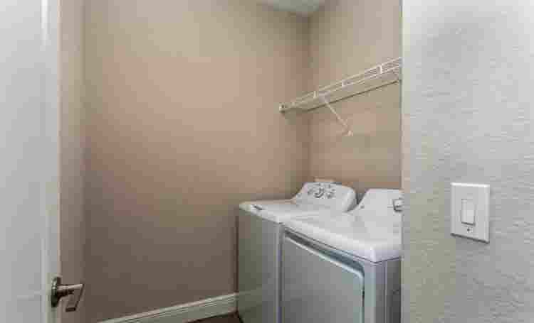 Private room in clean quite home