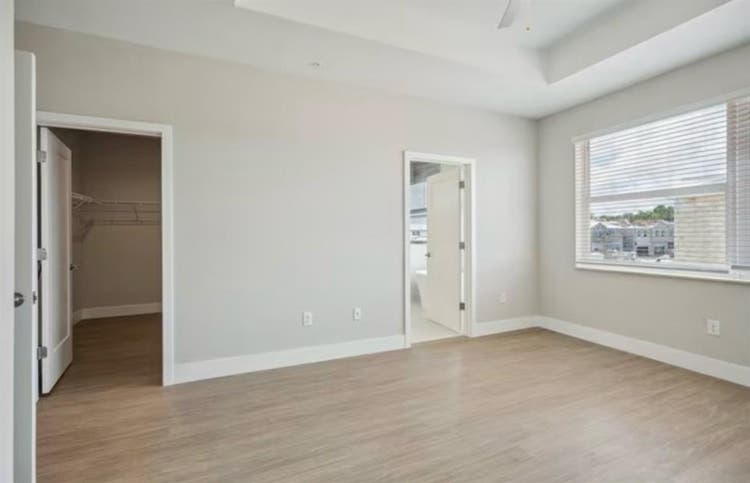 Private room in clean quite home