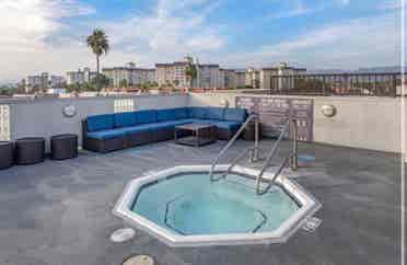 Room for rent in the center of LA