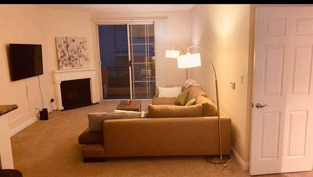 Room for rent in the center of LA