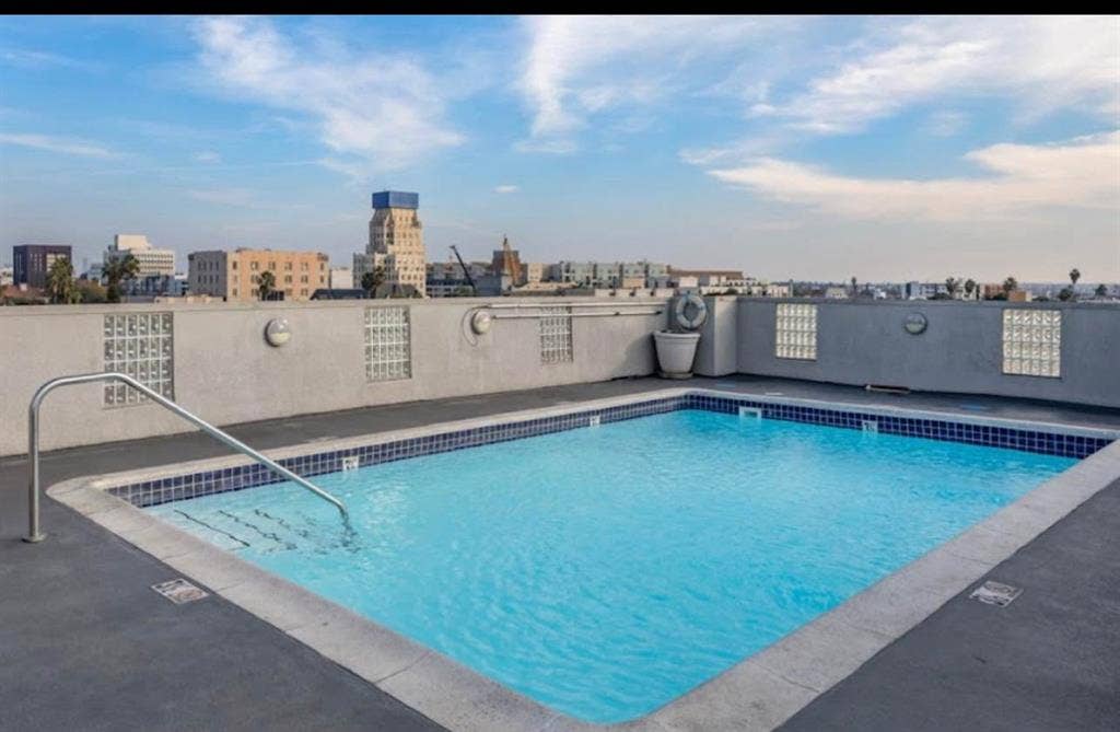 Room for rent in the center of LA