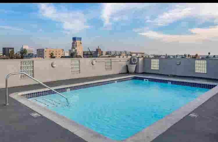 Room for rent in the center of LA