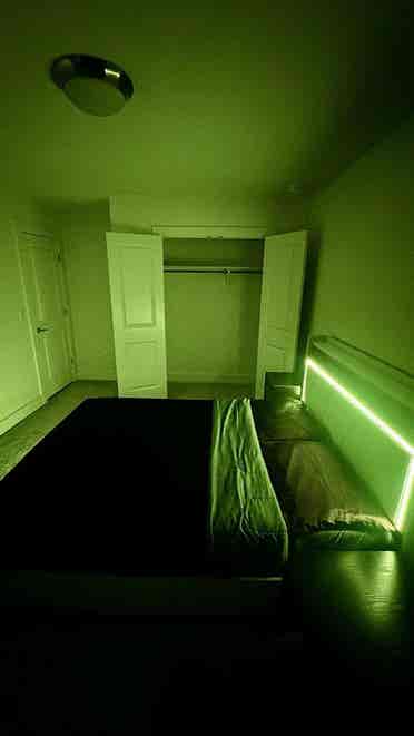 Furnished private room available!