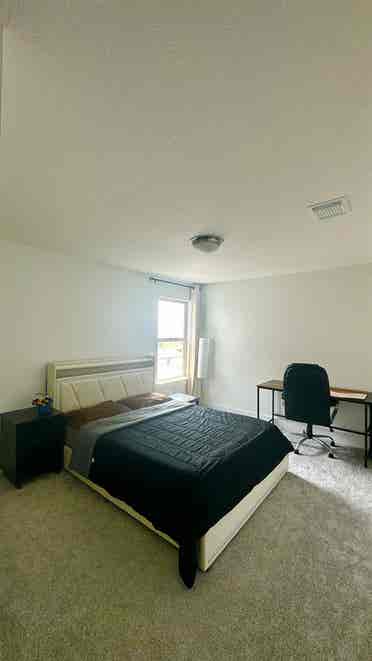 Furnished private room available!