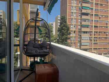 Sunny flat close to city center