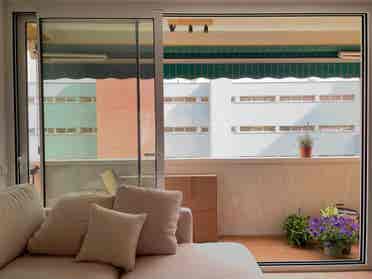 Sunny flat close to city center