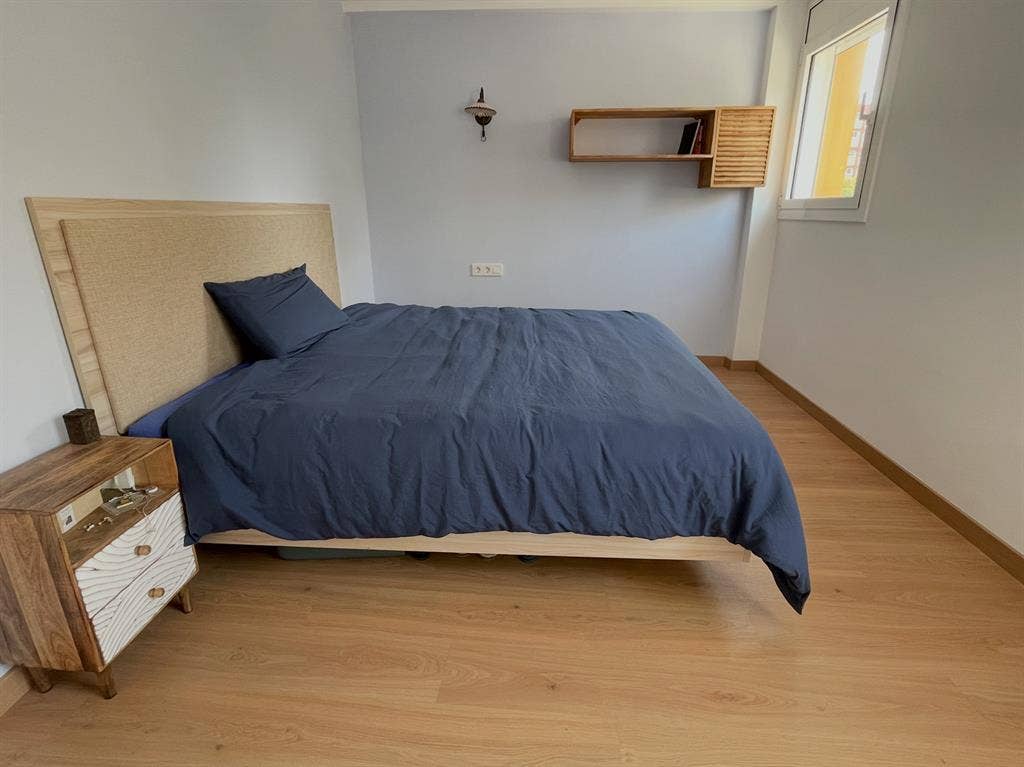 Sunny flat close to city center