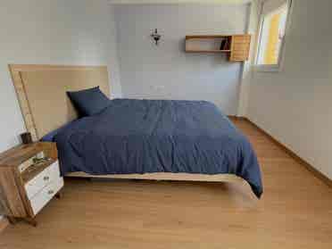 Sunny flat close to city center