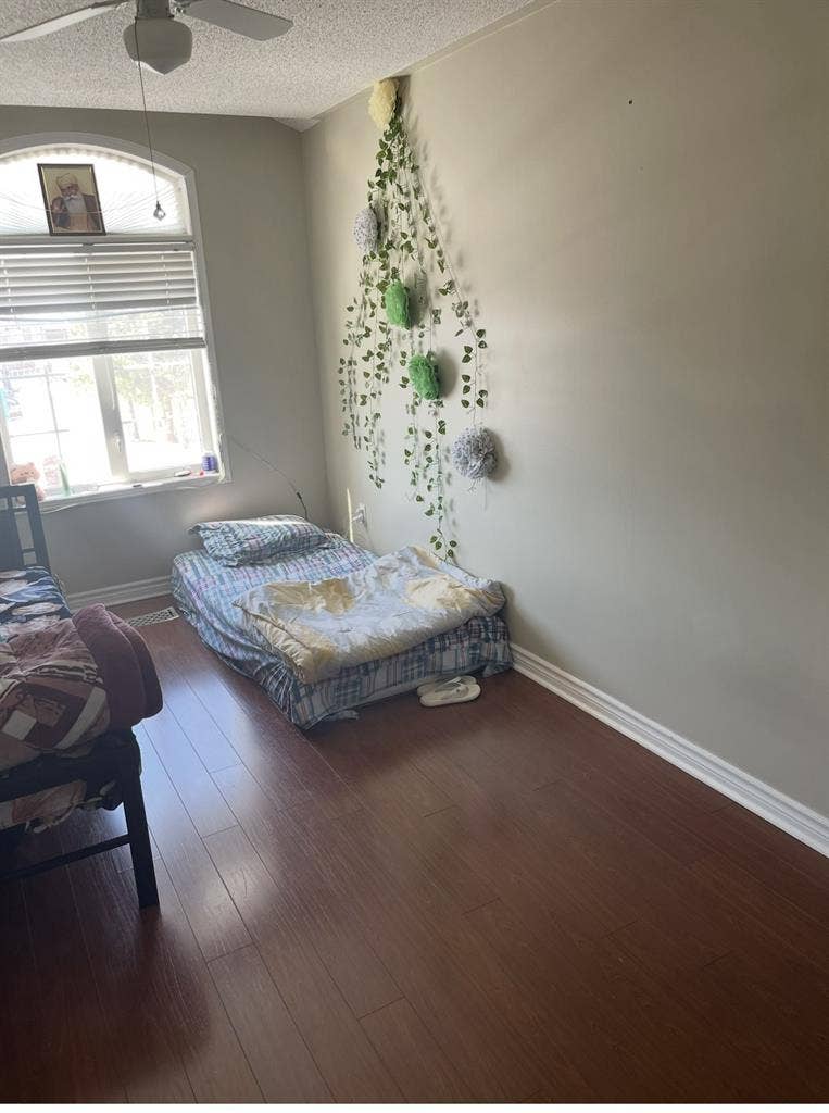 Room for rent house .girls only