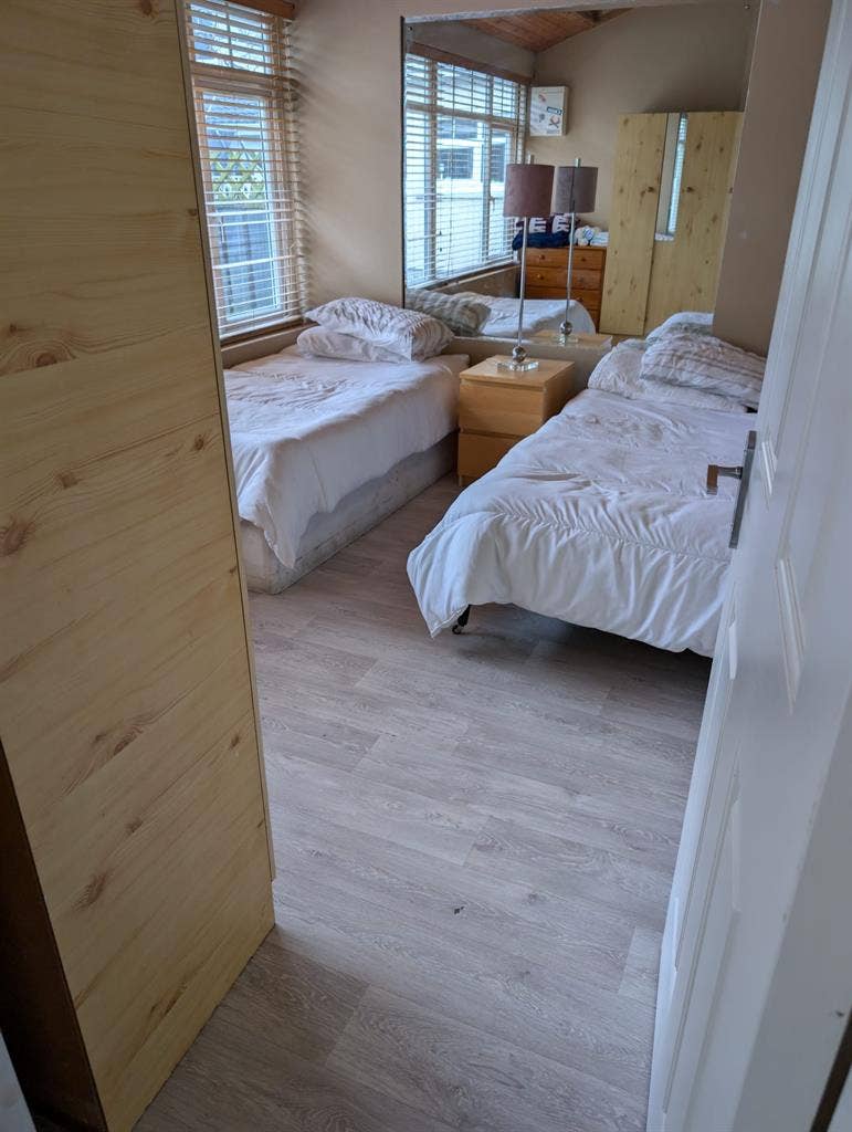 Rooms to let