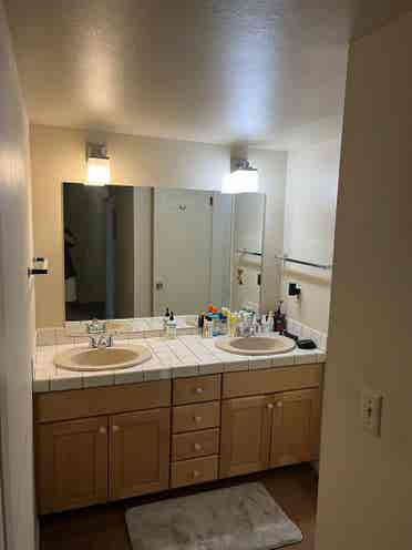 Looking for roommate!