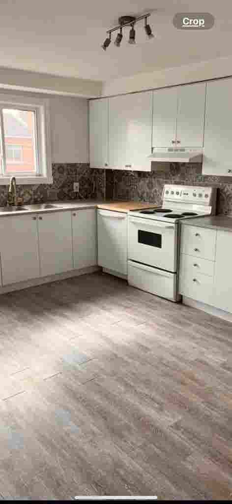 Room for rent in upper duplex