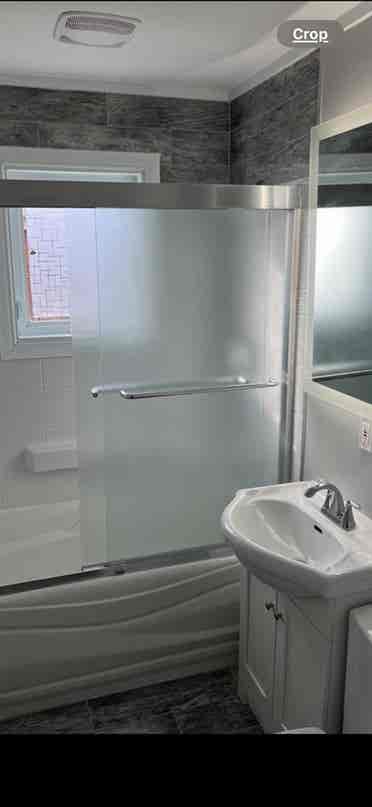 Room for rent in upper duplex