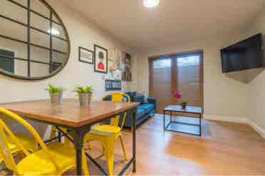 1 Room in a spacious 2 bedroom flat