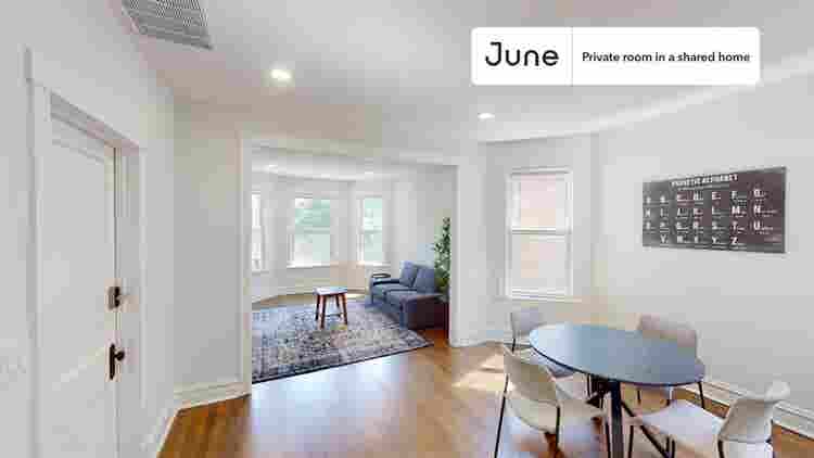 4 BR in Chicago