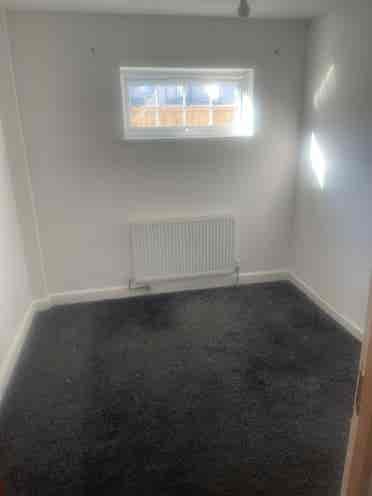 5 rooms to rent in Woking