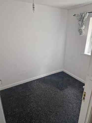 5 rooms to rent in Woking