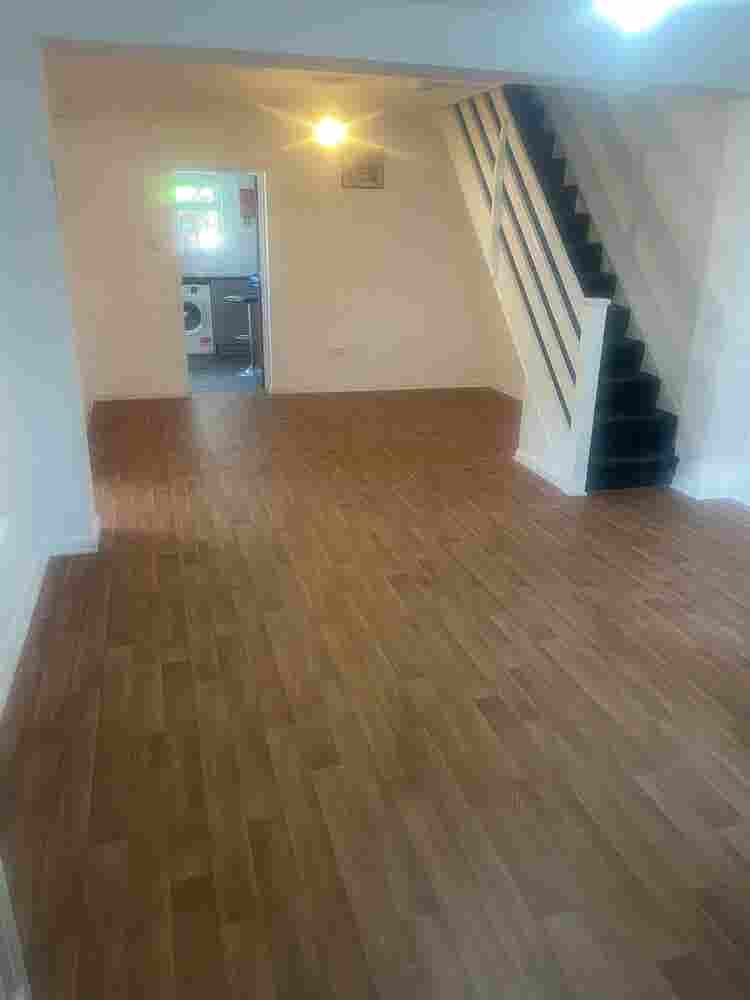 5 rooms to rent in Woking