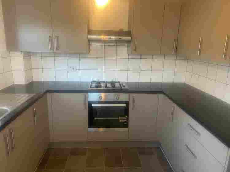 5 rooms to rent in Woking