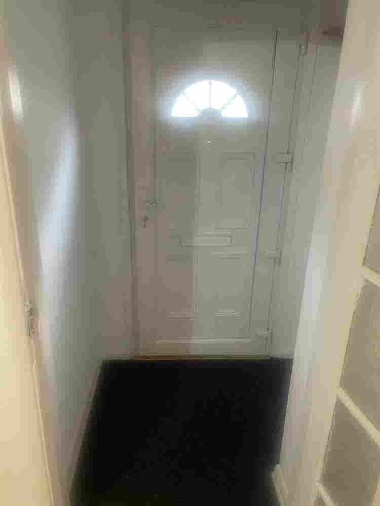 5 rooms to rent in Woking