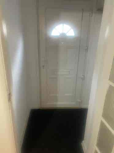 5 rooms to rent in Woking