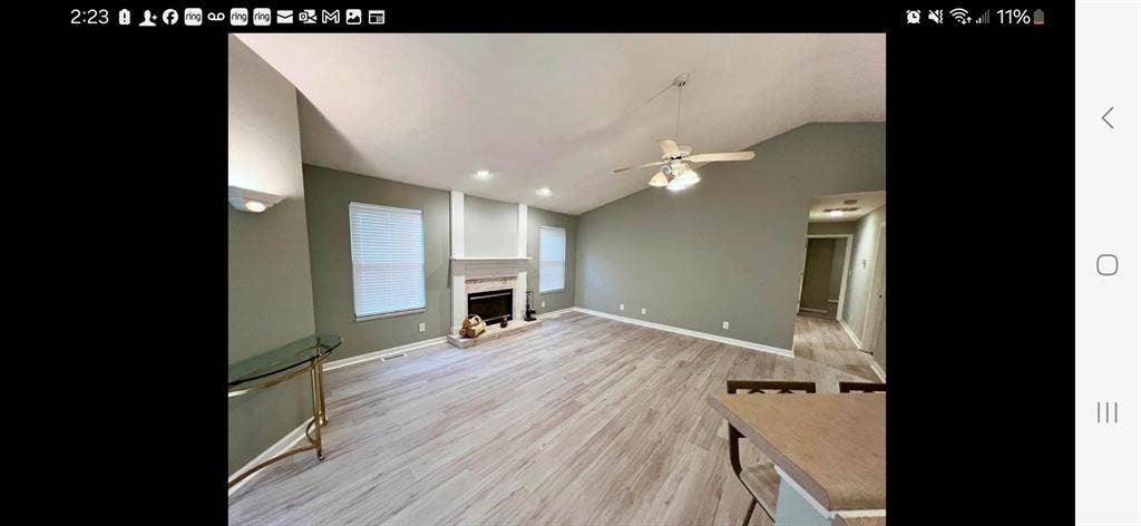 Looking for female roommates i