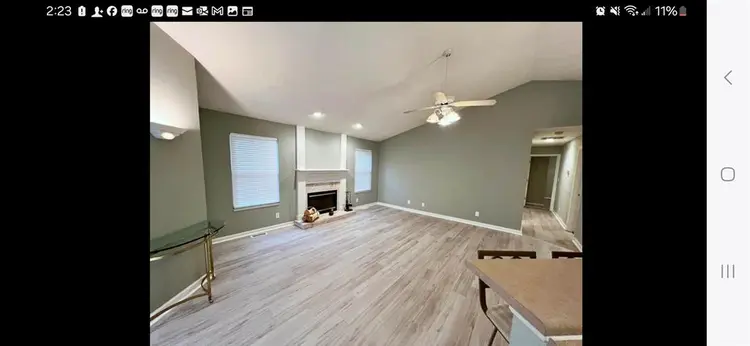 Looking for female roommates i