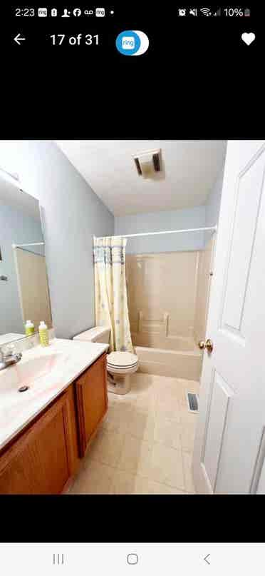 Looking for  female roommates i