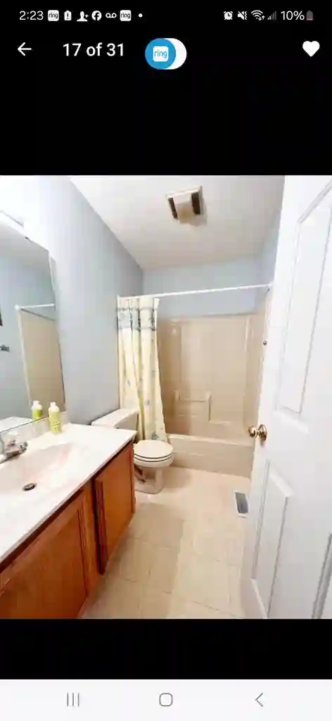 Looking for female roommates i