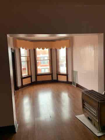 Pilsen for MALE roommate!