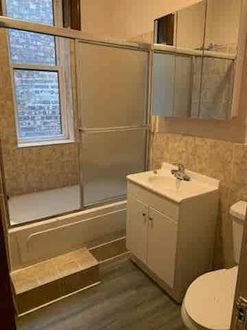 Pilsen for MALE roommate!