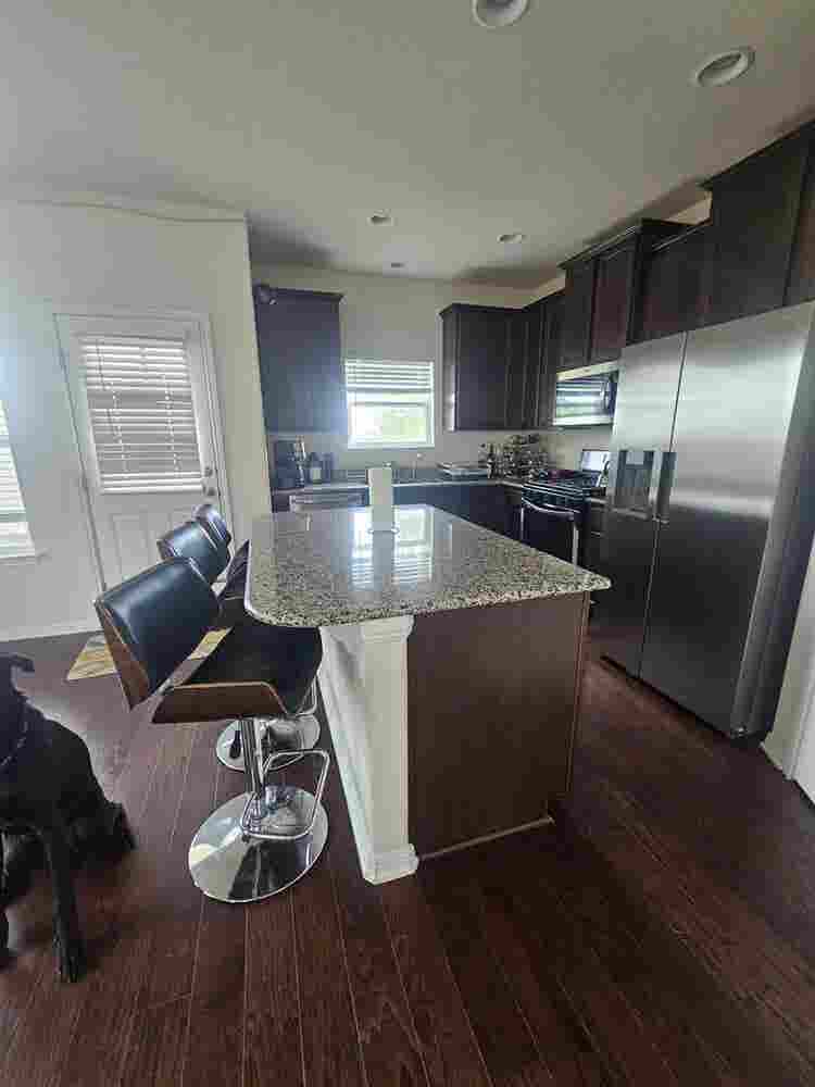 Room Available South Austin