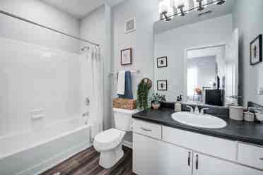 3 Bedroom / 3 Bath Lease Transfer