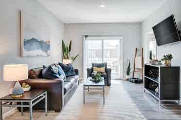 3 Bedroom / 3 Bath Lease Transfer