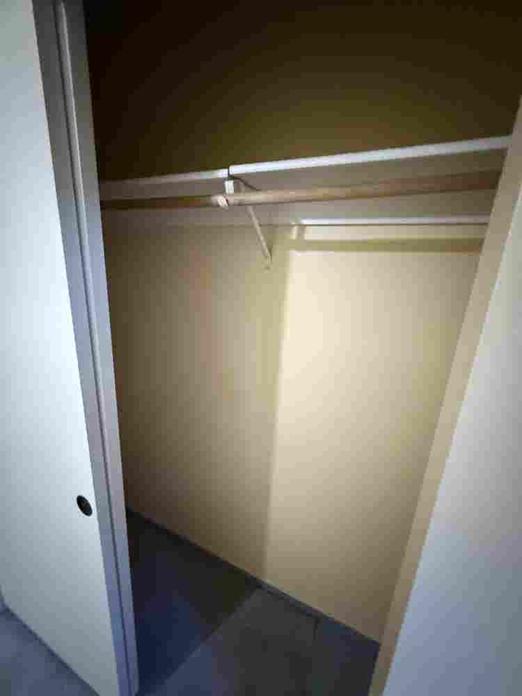 Clean Room for Rent In A Home.