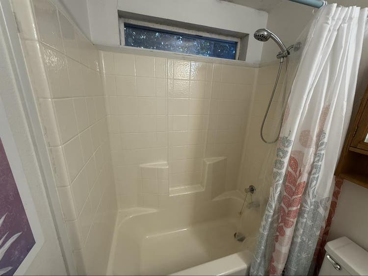 Clean Room for Rent In A Home.
