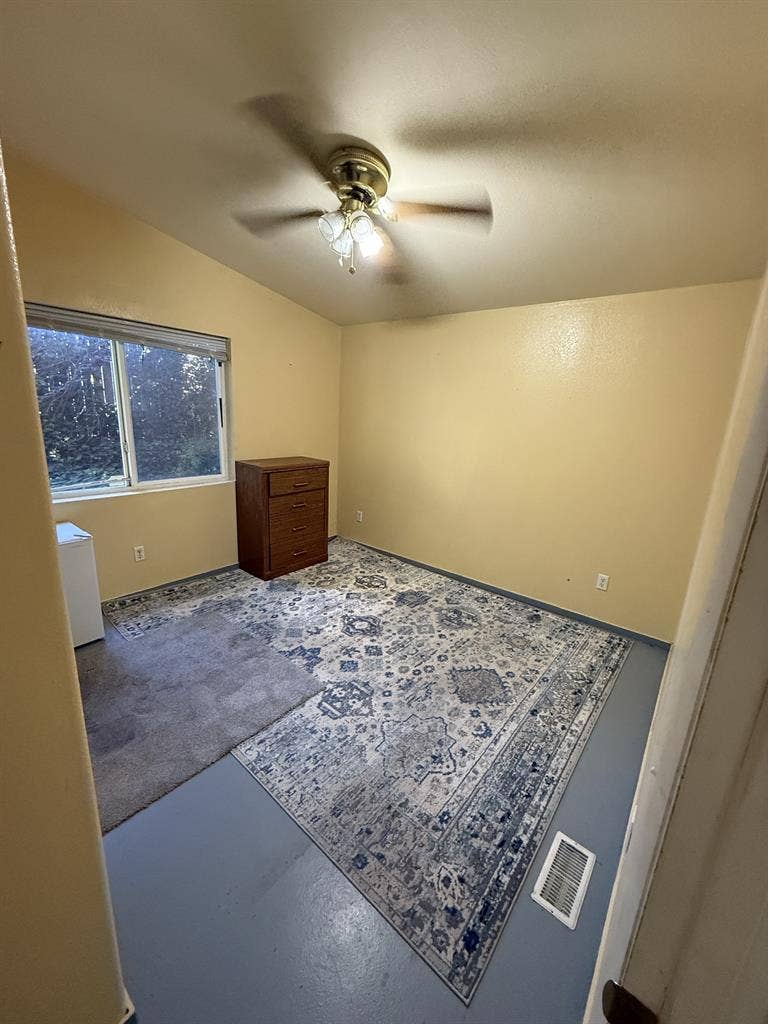 Clean Room for Rent In A Home.