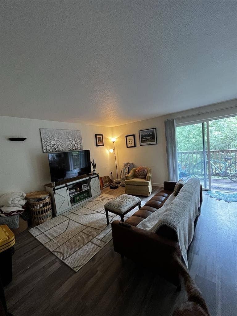Room for rent in Newberg!