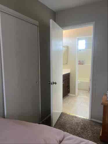 1 bedroom with private bathroom
