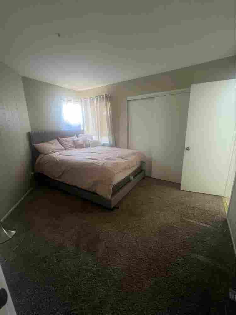 1 bedroom with private bathroom