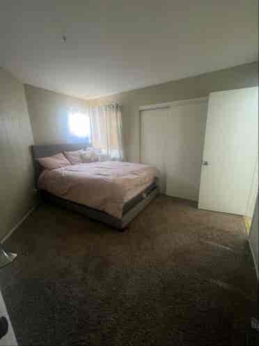 1 bedroom with private bathroom