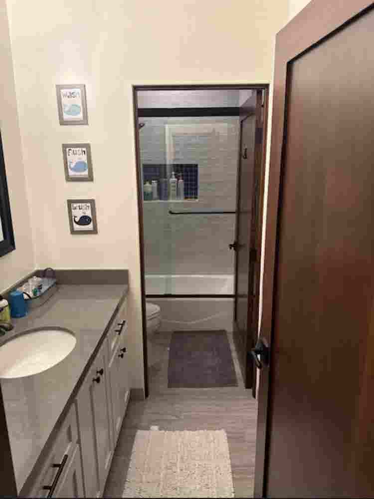 ROOM TO RENT IN QUEIT
 NEIGHBORHOOD